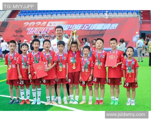 邀请赛特别报道：重庆足球队的成长故事